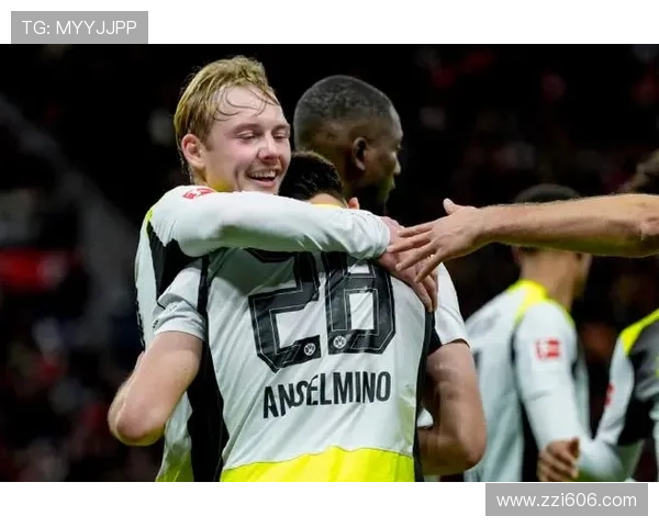 [德甲]布兰特主罚任意球 皮球直挂球门死角.